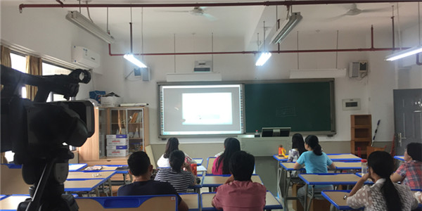 Interactive Whiteboard Training Session in Xiamen No.6 High School